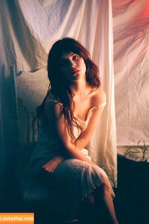 Sophie Thatcher photo #0463
