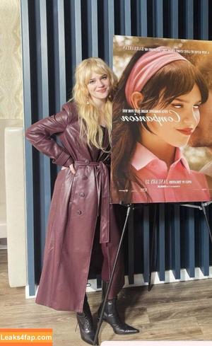 Sophie Thatcher photo #0471