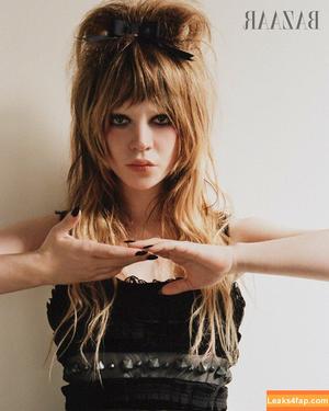 Sophie Thatcher photo #0481