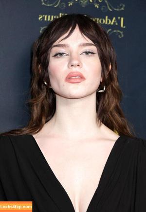 Sophie Thatcher photo #0642
