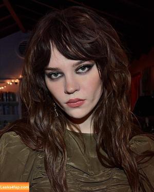 Sophie Thatcher photo #0679