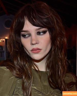 Sophie Thatcher photo #0680