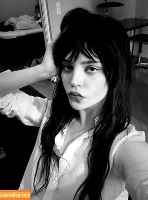 Sophie Thatcher photo #0686