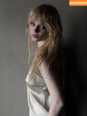 Sophie Thatcher photo #0690