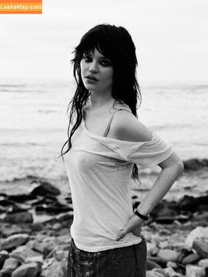 Sophie Thatcher photo #0698