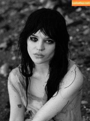 Sophie Thatcher photo #0700