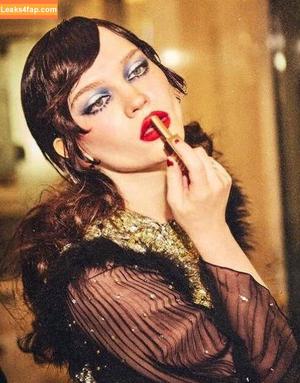 Sophie Thatcher фото #0717