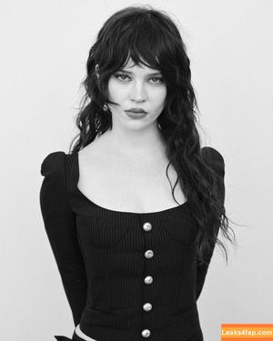 Sophie Thatcher photo #0811