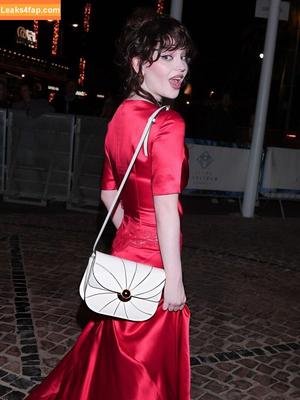 Sophie Thatcher photo #0813