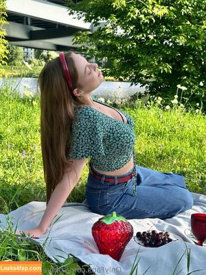 sophiebloomsfree photo #0014
