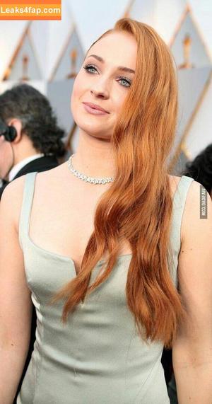 sophieturner фото #0013