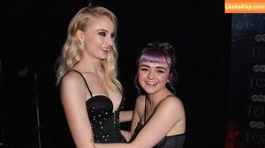 sophieturner фото #0017
