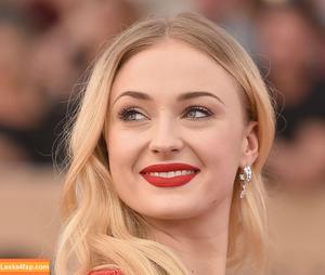 sophieturner фото #0023