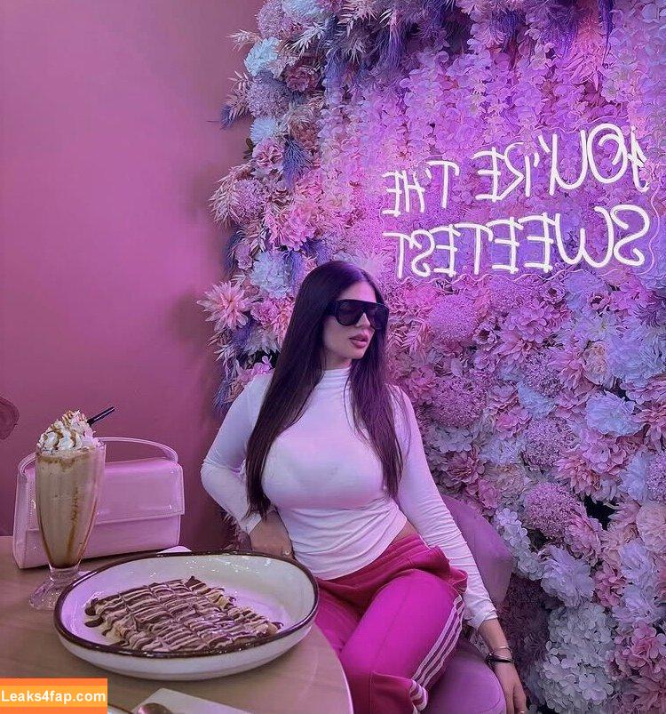 Soraya Avagliano / sorayaavagliano_ слитое фото фото #0001