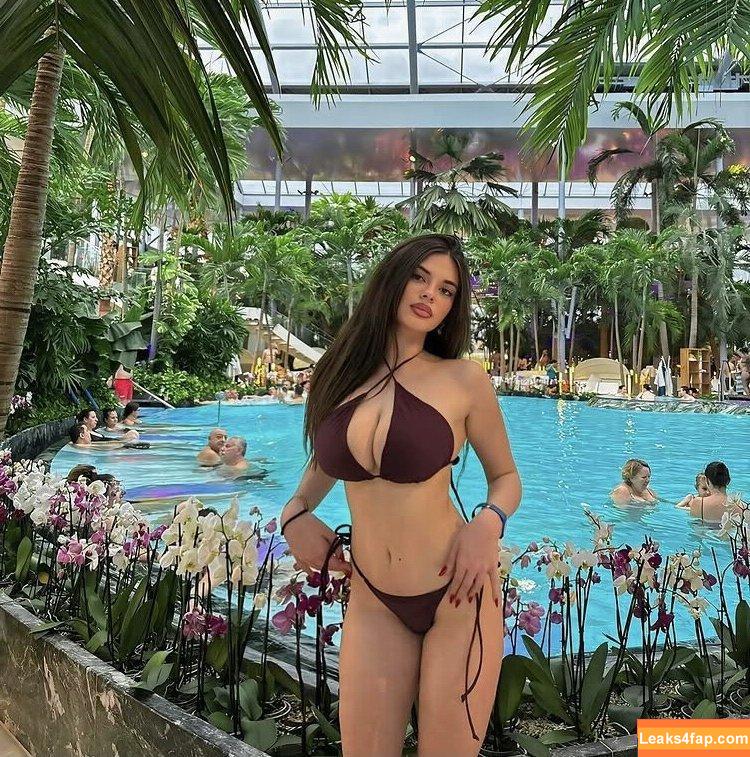 Soraya Avagliano / sorayaavagliano_ слитое фото фото #0009