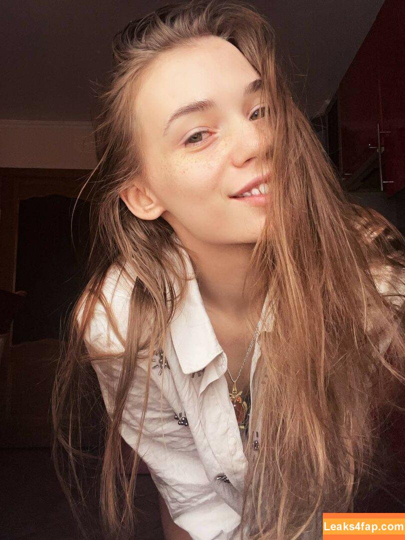 sowa.valeri / SowaValeri / Steklova Essenia / teasingsister leaked photo photo #0004