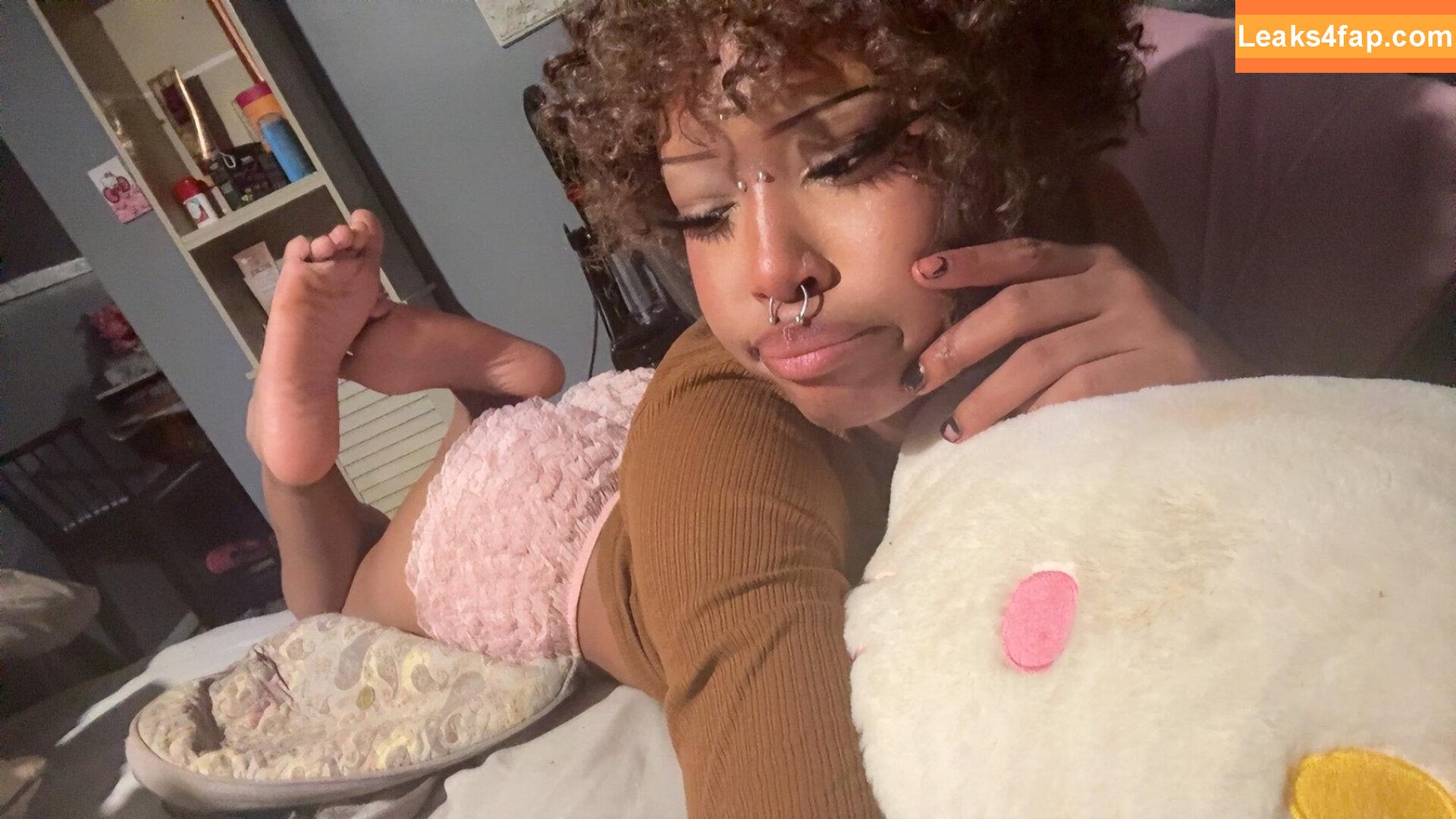 spendforlayla / dominatrix908 / laurenbrown.beauty / princesslayla7 / princessplat12 leaked photo photo #0003