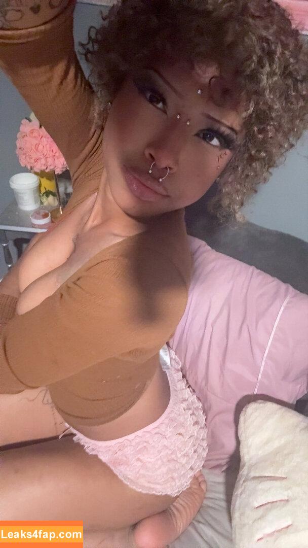 spendforlayla / dominatrix908 / laurenbrown.beauty / princesslayla7 / princessplat12 leaked photo photo #0006