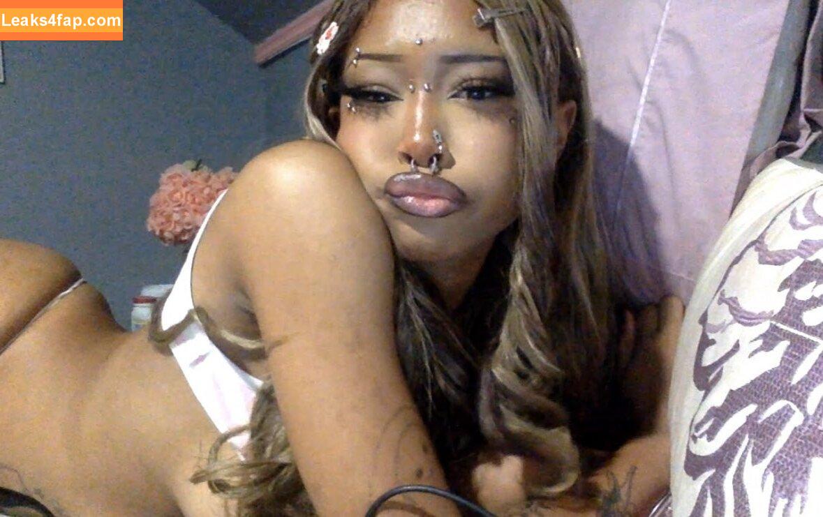 spendforlayla / dominatrix908 / laurenbrown.beauty / princesslayla7 / princessplat12 leaked photo photo #0009