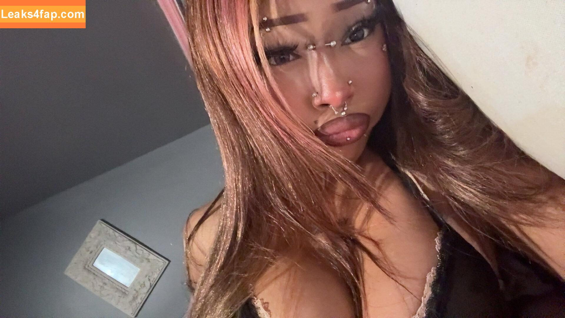 spendforlayla / dominatrix908 / laurenbrown.beauty / princesslayla7 / princessplat12 leaked photo photo #0018