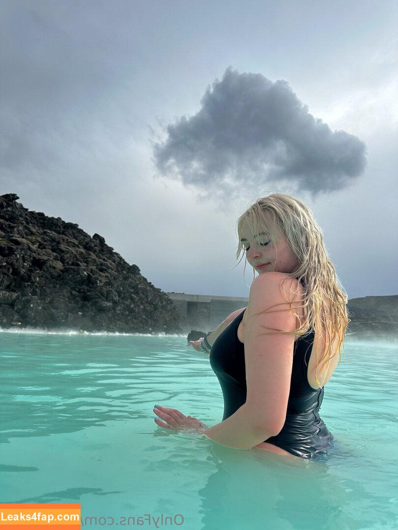 spicyandfree / realyvettelopez leaked photo photo #0007