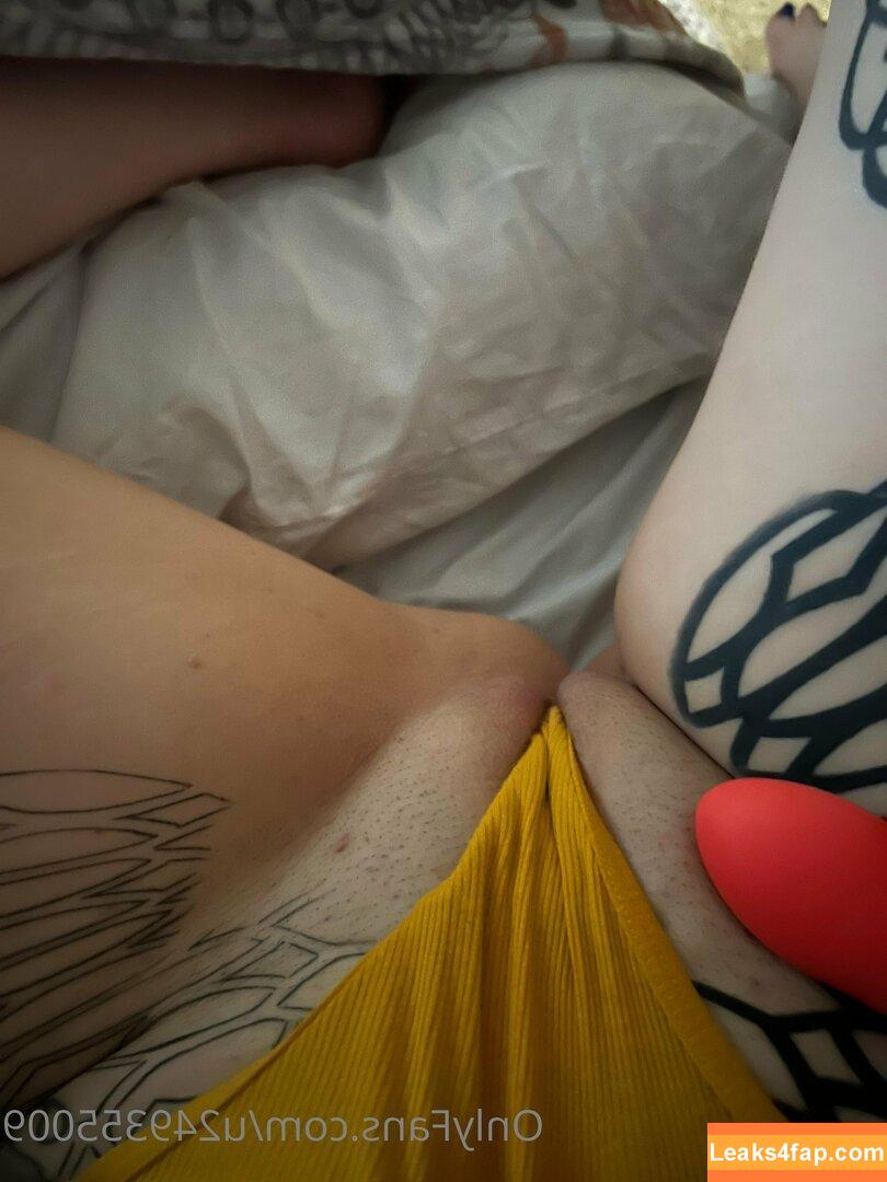 split.girl / splits.girls leaked photo photo #0004