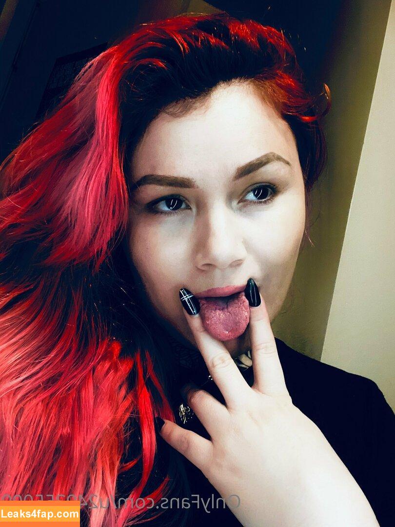 split.girl / splits.girls leaked photo photo #0008