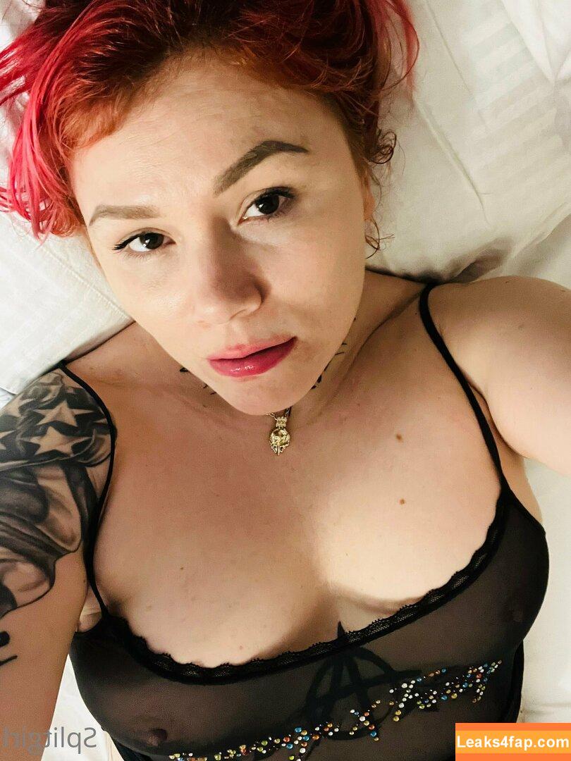 split.girl / splits.girls leaked photo photo #0011