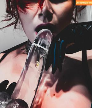 split.girl photo #0049