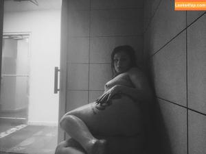 split.girl photo #0104