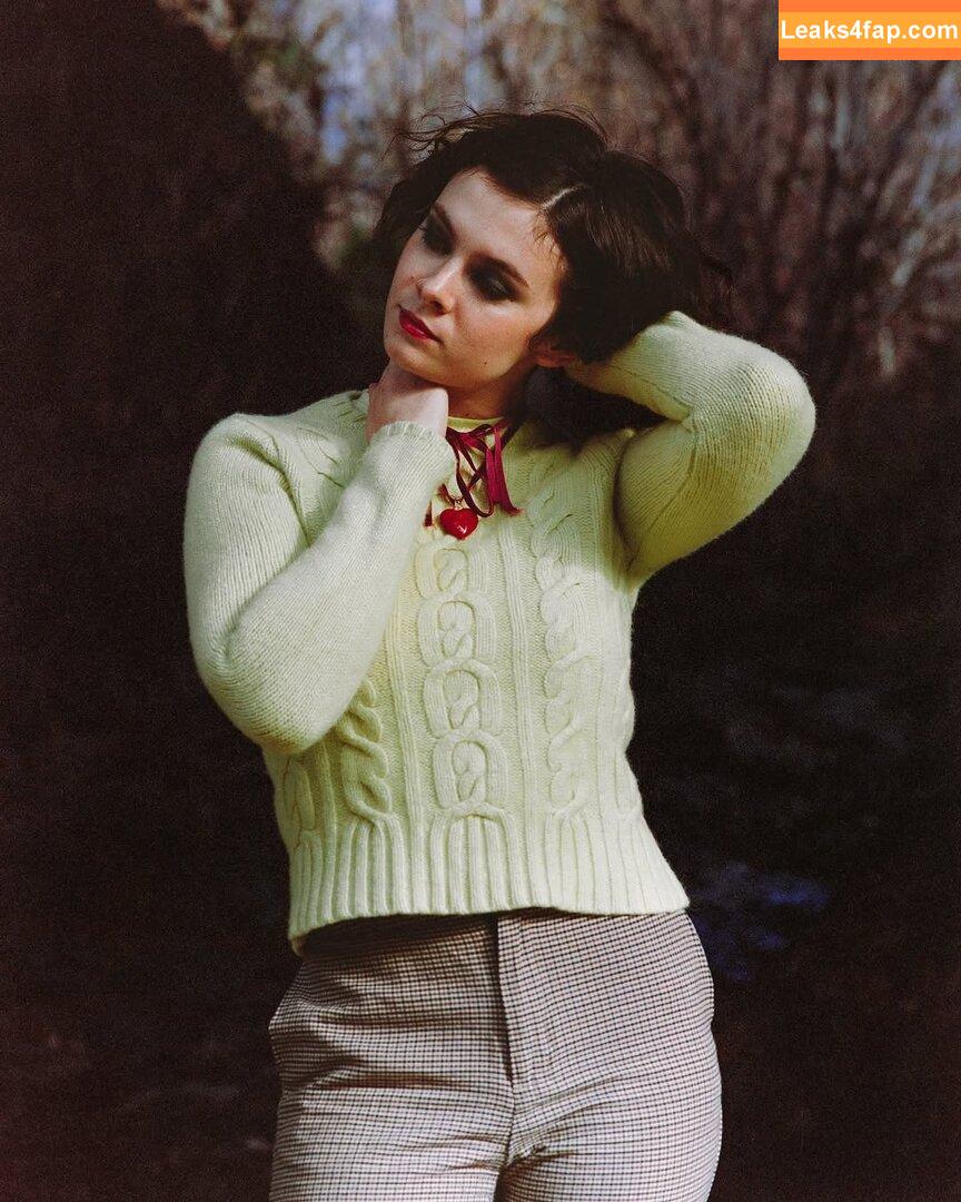 squidney_helen / https: leaked photo photo #0016