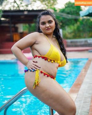 Srishti Banerjee photo #0011