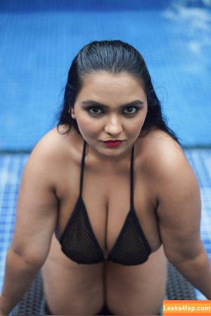 Srishti Banerjee photo #0016