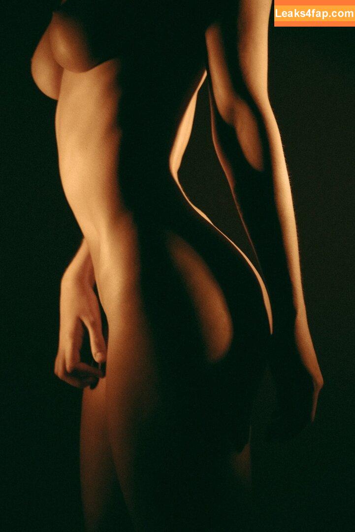 Ssonyashnyk / bodyaesthetics / https: слитое фото фото #0001