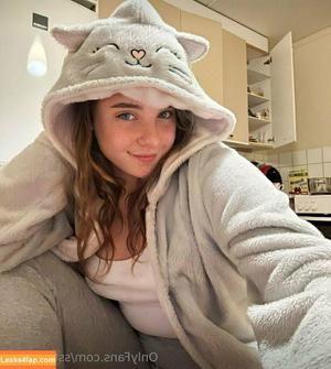 sstormyfox photo #0200