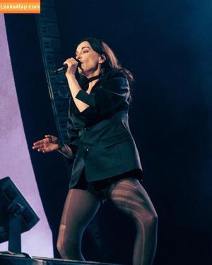 St Vincent photo #0173