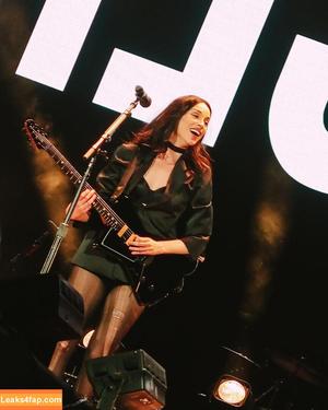 St Vincent photo #0176