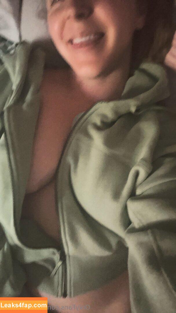 st0nrslut420 /  leaked photo photo #0007