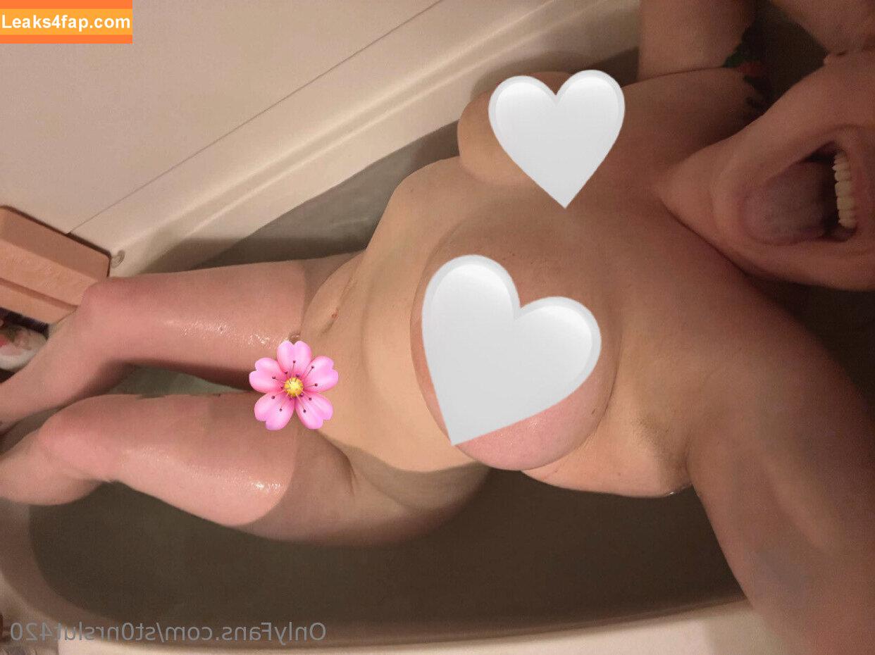 st0nrslut420 /  leaked photo photo #0011