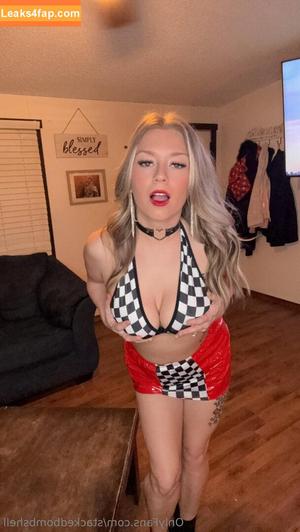 stackedbombshell photo #0005