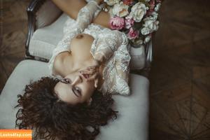 Stacy Bloom photo #0071