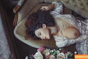 Stacy Bloom photo #0079