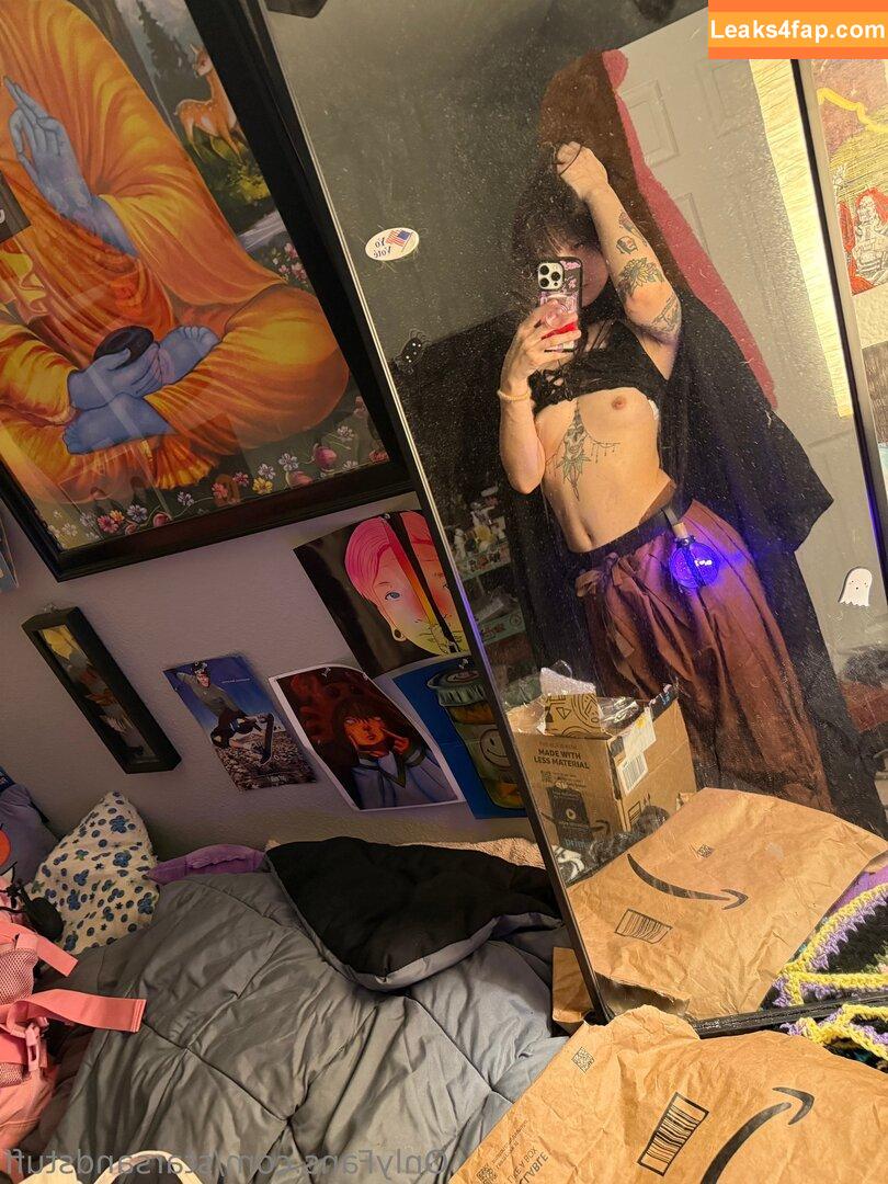 starsandstuff /  leaked photo photo #0027