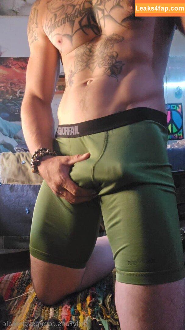 stay_positive_fam /  leaked photo photo #0001