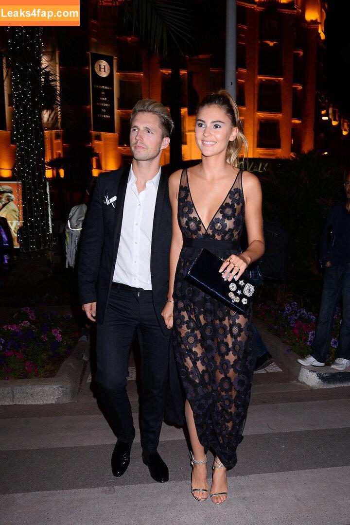 Stefanie Giesinger / stefaniegiesinger / steffigiesinger leaked photo photo #0105