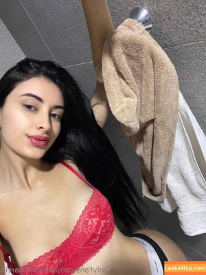 Steffany Garcia photo #0034