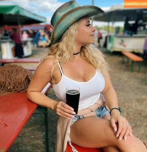 Steffi Landerer photo #0003