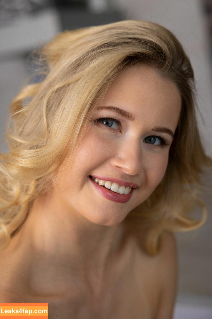 Stella Cardo / StellaStephan69 / Stellacardo / stella_cardo_official leaked photo photo #0018