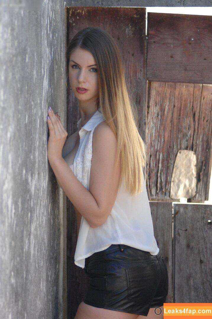 Stella Cox / Frolicme / Home Love / stella_cox / stella_h_cox / thestellacox leaked photo photo #0838