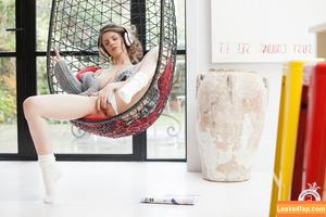 Stella Cox photo #0253